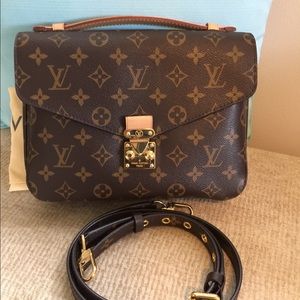 Authentic Louis Vuitton Pochette Métis